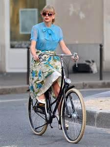 Taylor Swift bicycling