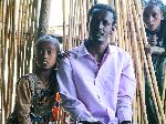 Father and daughter, Gashena-Lalibela road, Ethiopia
