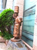 Sculpture of mother and child, , Chinatown, Busan